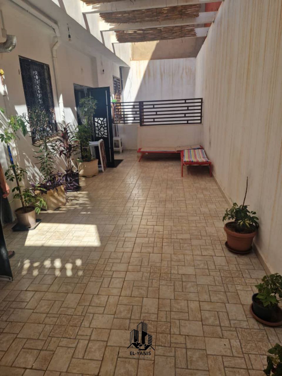 Maison R+3 à vendre à Ouled Ben-Damu, Maghnia منزل R+3 للبيع في أولاد بن دامو، مغنية